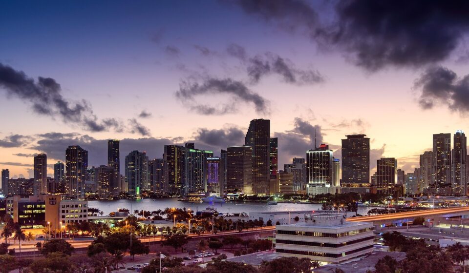 352 area code florida