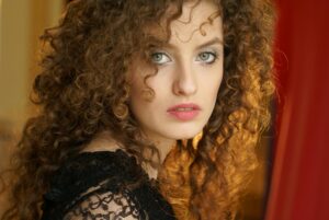 Bernadette Peters smiling