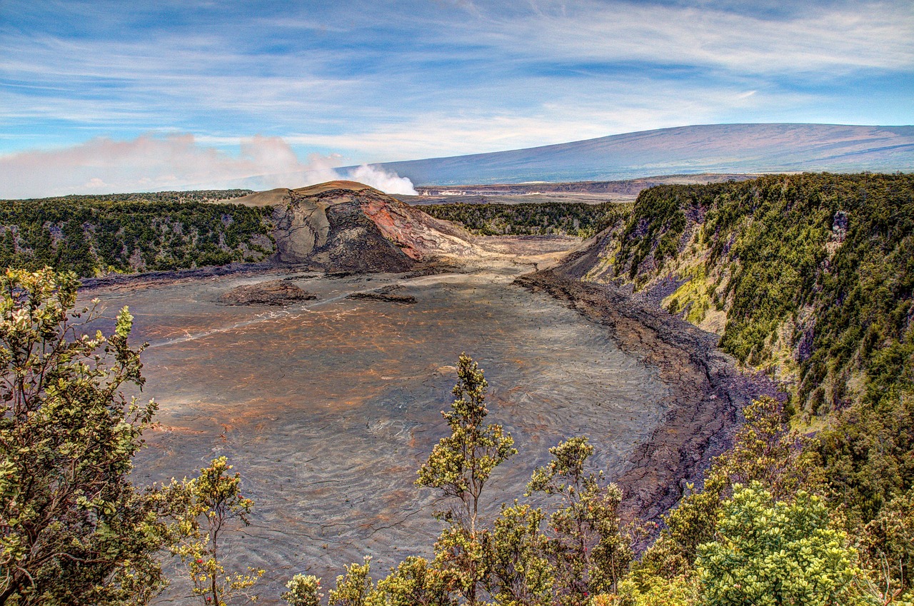 Kilauea Volcano Eruption: A Volatile Spectacle