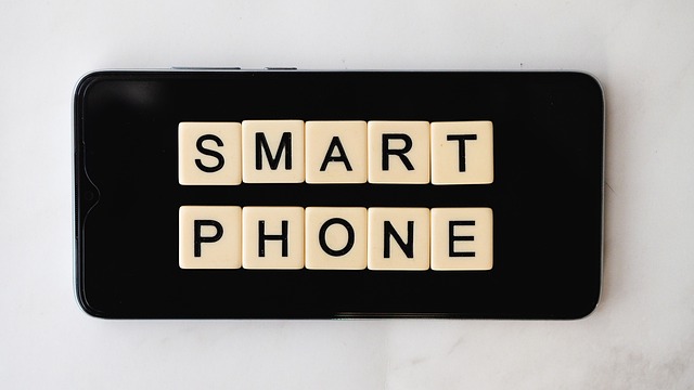 Android phone displaying software update notification