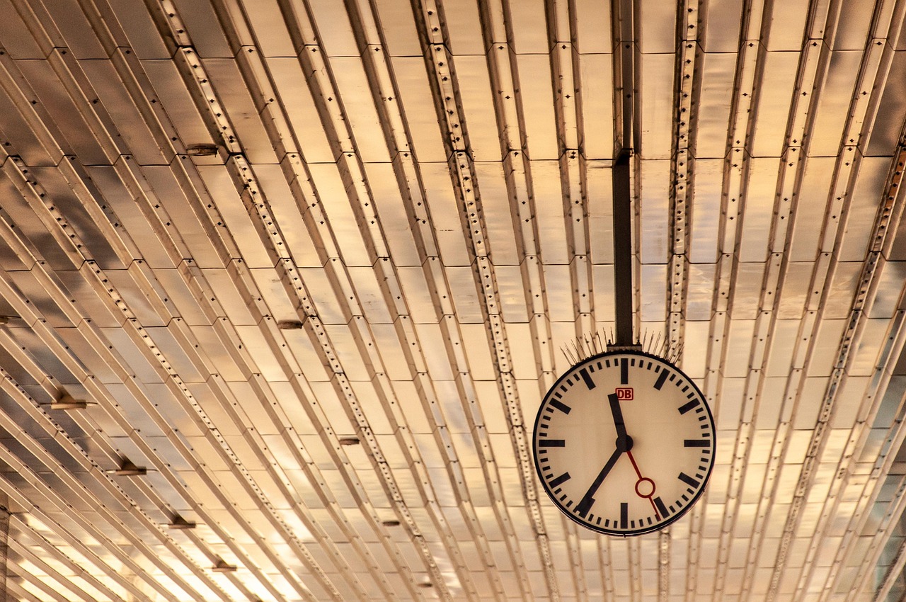 What Time Was It 14 Hours Ago in 2026?