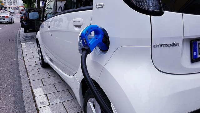 Comparison of electric car charging speeds: Level 1 (standard outlet), Level 2 (240V charger), and DC Fast Charger (high-power station).