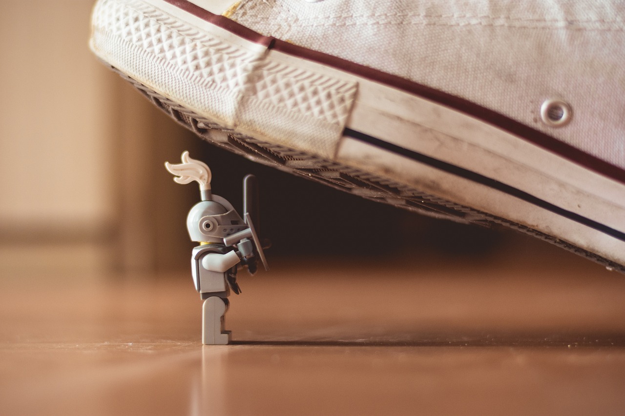 Grammarly vs QuillBot Comparison: Which AI Writing Tool