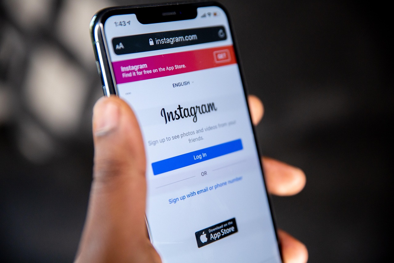 Stream East App: Navigating Live Sports Streams Safely in 2026