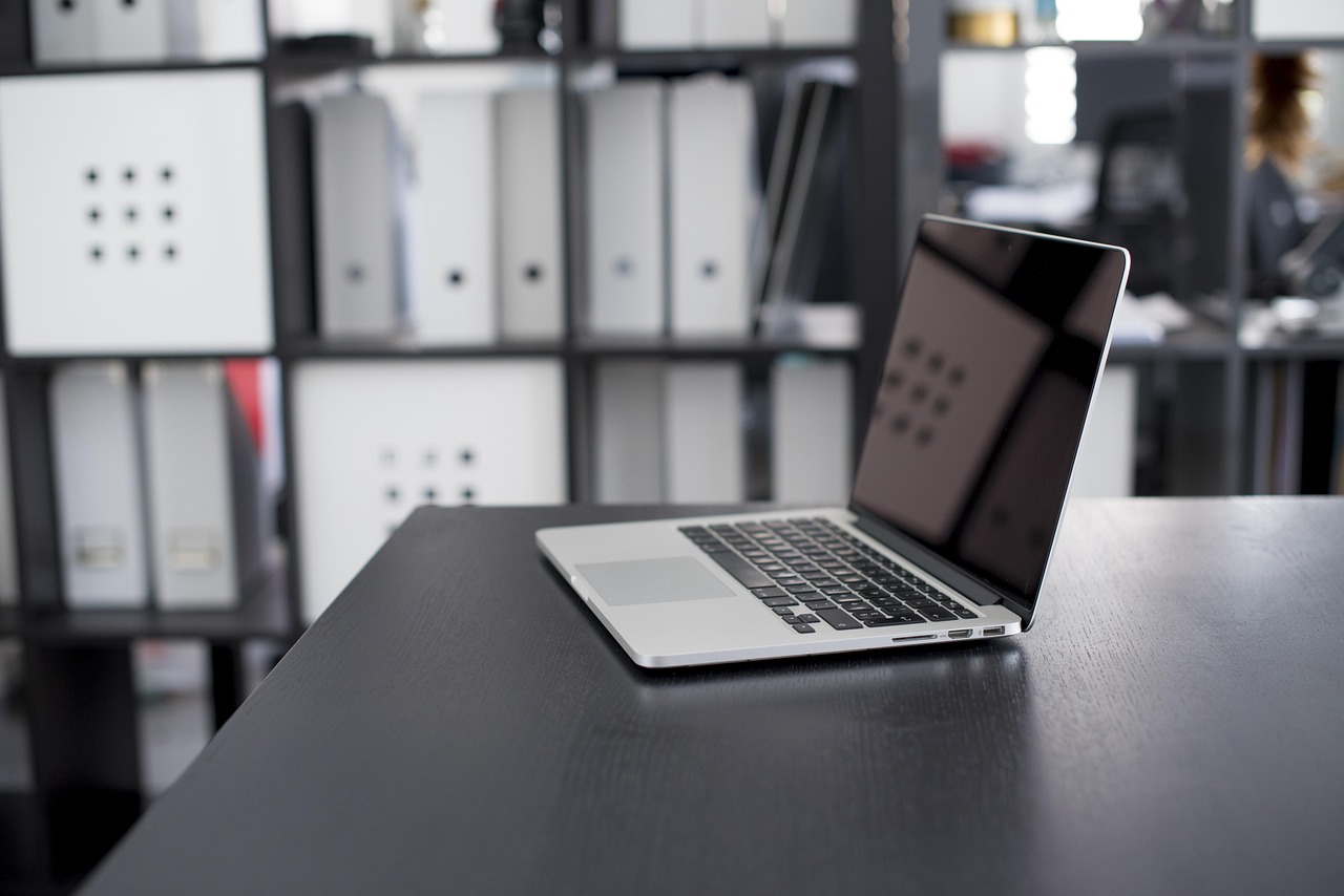How to Record Screen on MacBook in 2026: Built-in Tools