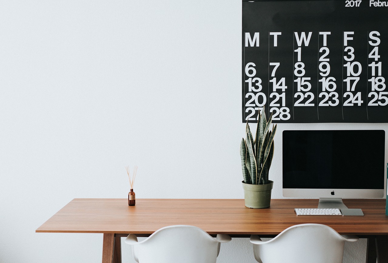 Small Black Line on Monitor? Your 2026 Troubleshooting Guide