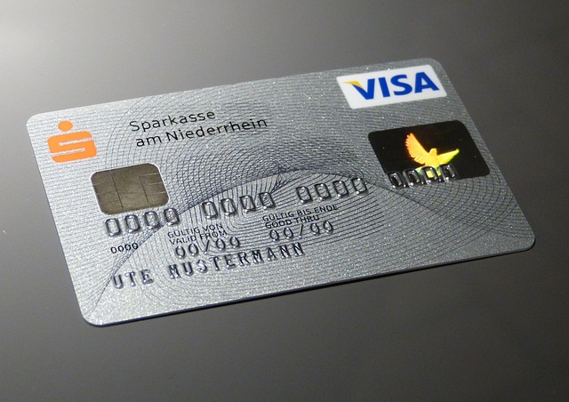Screenshot of a credit card payoff calculator interface with input fields for balance, APR, and payment amount