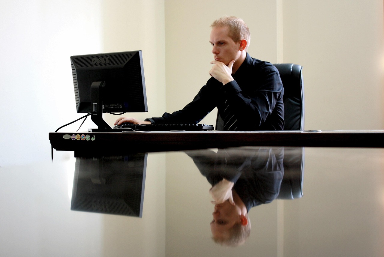 Computer Screen Lines Vertical: Your 2026 Troubleshooting Guide